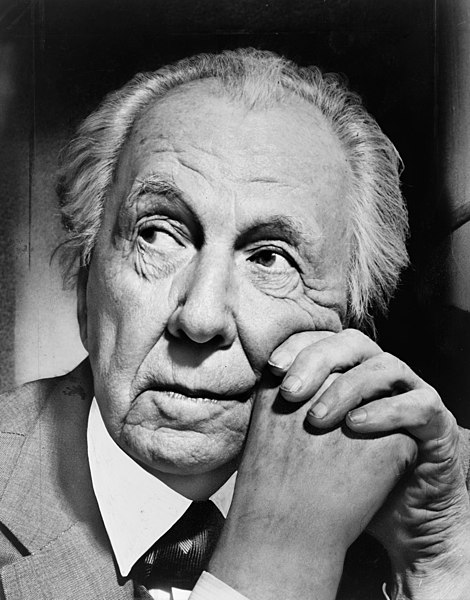 Frank Lloyd Wright portrait 1