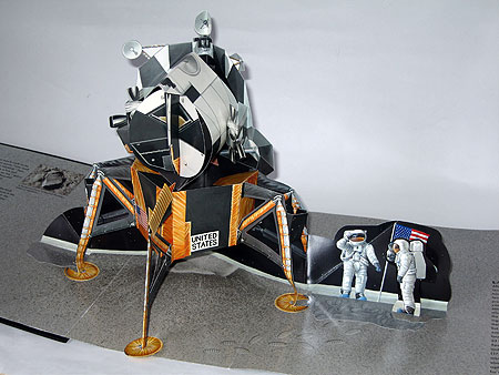 登陸月球40週年紀念立體書｜Moon Landing