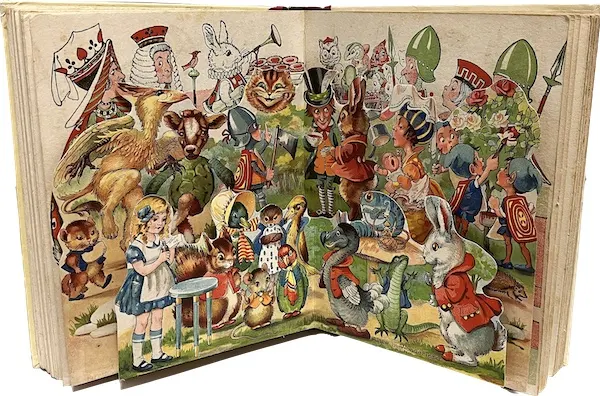 Alice in Wonderland with "COME TO LIFE" Panorama